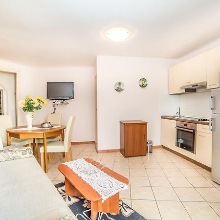 Apartments Dominik Rovinj Exterior photo