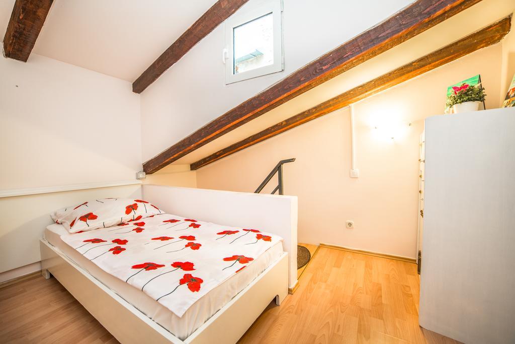 Apartments Dominik Rovinj Exterior photo