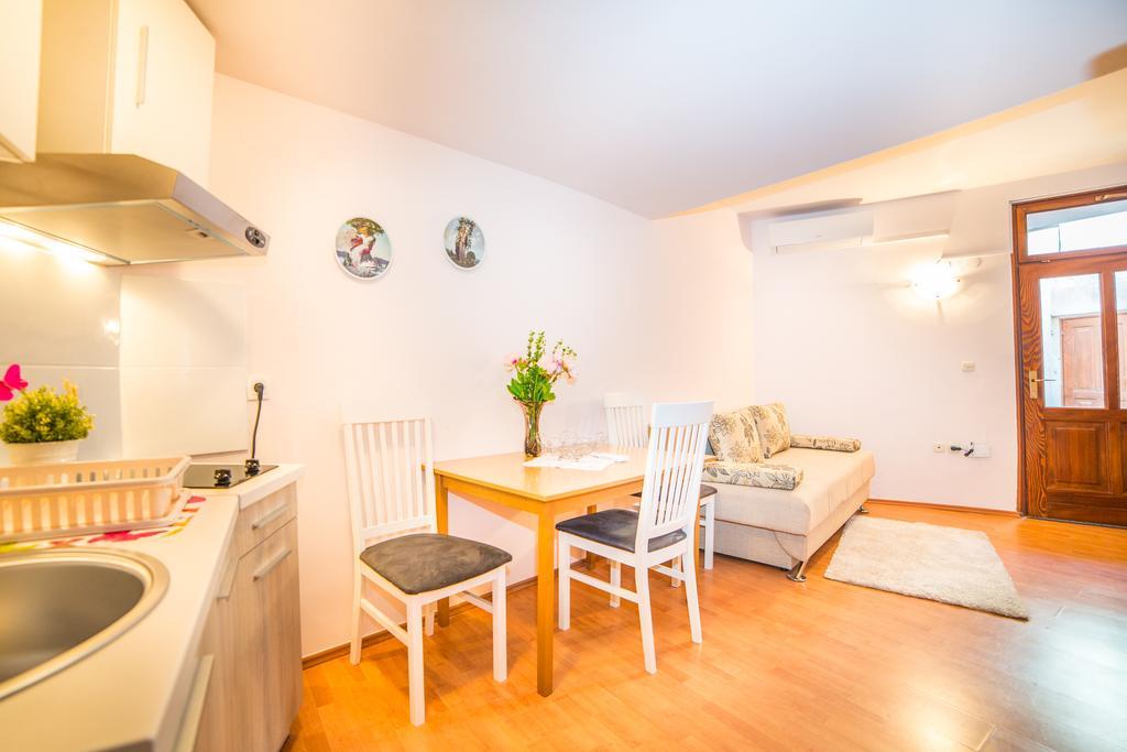 Apartments Dominik Rovinj Exterior photo